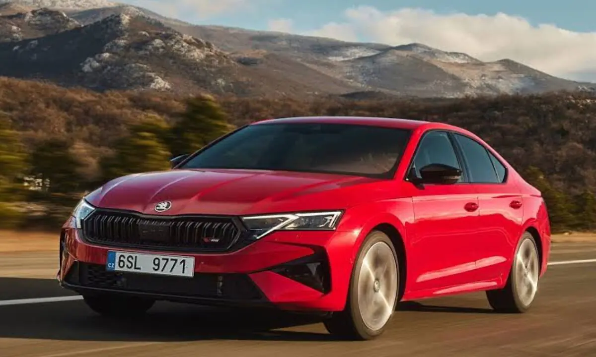 Skoda Octavia RS Launch: 265 HP Engine वाली स्पोर्टी कार 0-100 सिर्फ 6.4 सेकेंड में